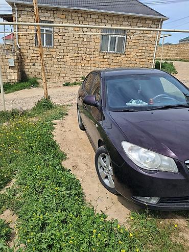 Hyundai: Hyundai Elantra sedan - Kuzov: 4 qapılı sedan, tünd bənövşəyi rəng - — 7