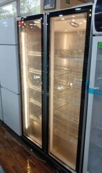 ПО для бизнеса: İki qapılı vitrin tipli soyuducu - Şüşə qapılar: məhsulların aydın