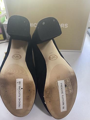 lale: Michael Kors “Frenchie Platform” qadın botları - Model: Frenchie — 4