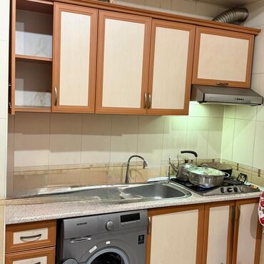 гарнитур для спальни: Mətbəx mebeli satılır 180₼. Yaxşı vəziyyətdədir.Ölçü dəqiq