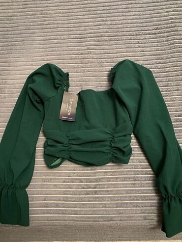 köynək: Yeni və çox gözəl crop modeli dartılan modeldir