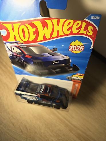 fort salon: Ford, 2026 il, 1:64, Dəmir — 2