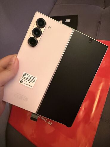ретро мобильные телефоны: Samsung Galaxy Z Fold6, цвет - Розовый