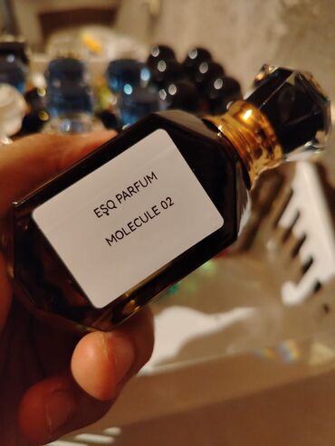 длинные женские кофты: ESQ PARFUM ətirləri – seçmə niş kompozisiyalar şüşə flakonlarda