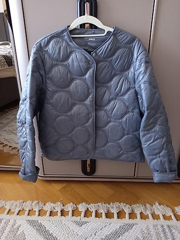 mango bluze: MNG qadın qısa jaket - Rəng: boz-mavi (steel blue) - Model: yaxasız — 1