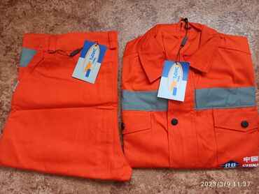 оранжевая футболка: Продаю новую спецодежду размер 46-48