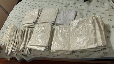 кийим жайгыч: Продаю медицинские халаты -1000сом Дефектурные журналы и просто
