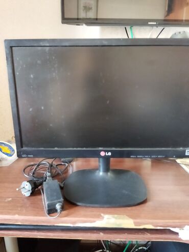 лампа для телефона: Монитор, LG, Б/у, LED, 18" - 19"