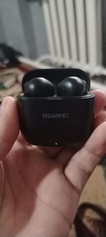 Huawei беспроводные наушники-вкладыши с зарядным кейсом (цвет