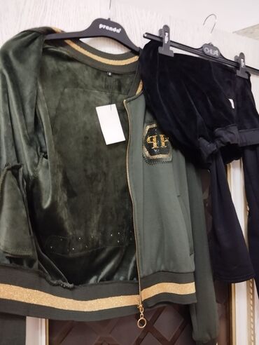 Kurtkalar: Kastum razmer 36 S 38 M Alinib 50 azn — 1