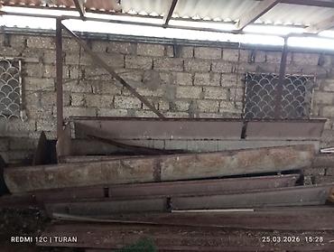 K/t heyvanları və malları: Yem qabı, Yem üçün, Heyvanlar üçün — 1