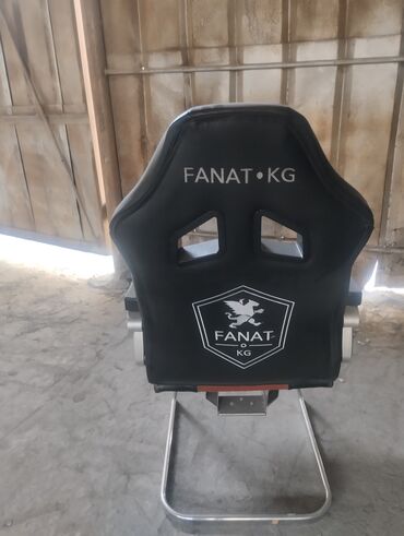 Игровые кресла: Игровое кресло, Б/у, Без колесиков, цвет - Черный, Экокожа — 3