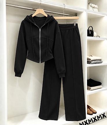 m sara pantalone: Trenerka
3100 din
Donji 112 cm
S M L XL — 8