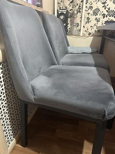 silver kitchen: Продаю 5 стульев с мягкой спинкой и сиденьем. В идеальном состоянии — 4
