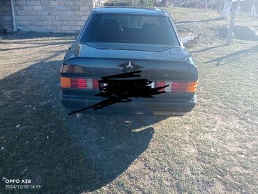 Mercedes-Benz: Mercedes-Benz 190: 0.5 l | 1990 il Sedan