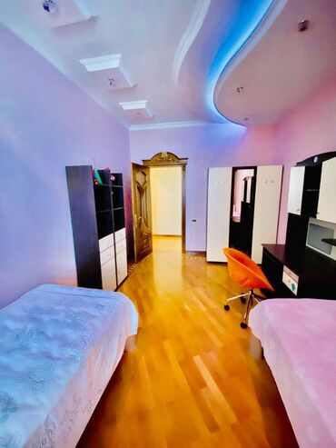 Uzunmüddətli kirayə mənzillər: Nərimanov metrosu yaxınlığında,18 mərtəbənin,15-ci mərtəbəsində,3 otaq — 3