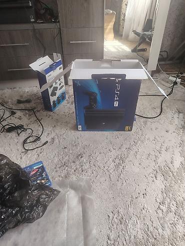 ручной машина: Игровой комплект PlayStation Состав: - Консоль Sony PlayStation 4 Pro — 1