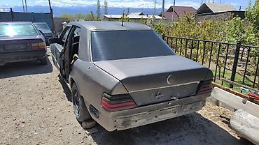 ключи б у: Запчасти на Mercedes-Benz W124. В наличии кузовные детали, двигателя — 6