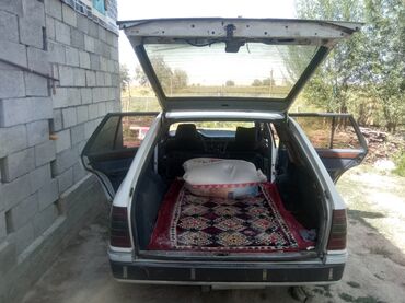 ретро машина: Mercedes-Benz W124: 1990 г., 2 л, Механика, Бензин, Универсал