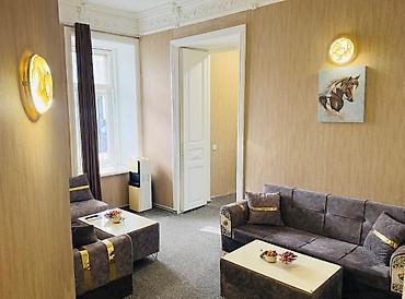 ev satisi 2024: Aliya Hostel Baku Bakının mərkəzində rahat və sərfəli hostel! 📍 Qış — 4