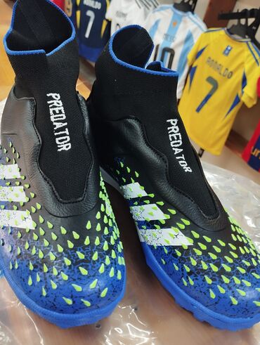 сколько стоит бутсы: Футбольные бутсы Adidas Predator с черным верхом, синей подошвой и