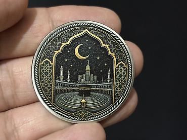 kub nece hesablanir: Kaaba xatirə medal/moneti - Dizayn: Ön üzdə “KAABA – House of — 2
