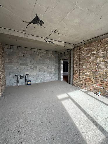 Продажа коттеджей и домов: Продаётся дом 900м² 15м на 20м ! Район: Пишпек (50 метров от Льва — 25