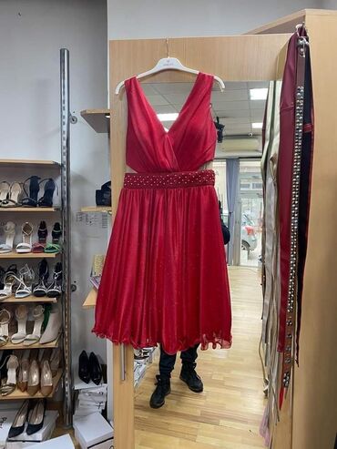haljina sa: M (EU 38), bоја - Crvena, Na bretele