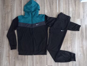 kompleti odece: Komplet trenerka 
velicine 2XL 3XL 4XL 
matrijal mokra likra