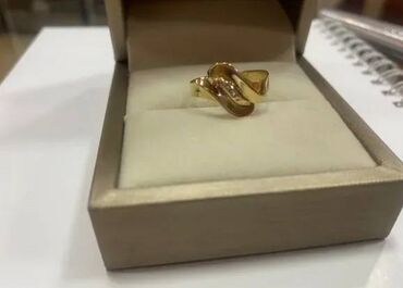 Prstenje: Nov zlatni prsten 585 sa radom prelepim I sertifikatom. Velicina 18mm