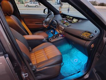 Renault: Renault Scenic: 1.5 l | 2010 il 385000 km Van/Minivan — 2