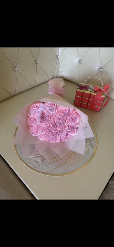 Hədiyyələr: Satilirlar endirim olub.Gul buket20m — 15