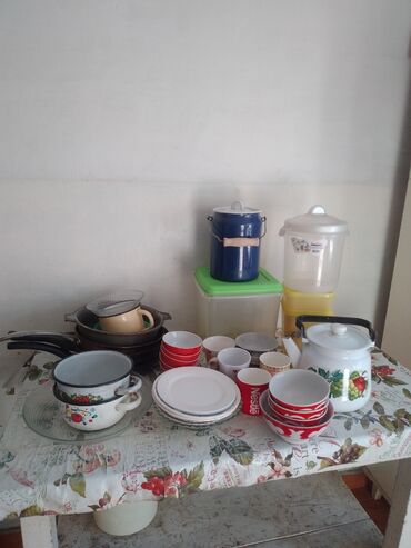 Наборы посуды: Продаю посуду все за 2000 сом