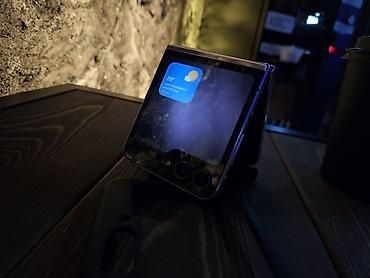 galaxy m: Samsung Galaxy Z Flip 5, Б/у, 256 ГБ, цвет - Фиолетовый, 1 SIM, eSIM — 6