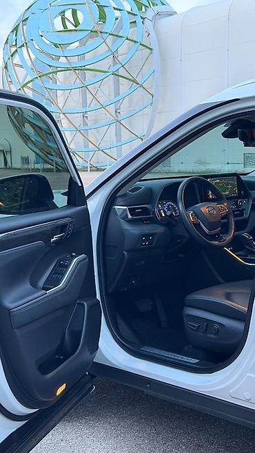 Toyota: Toyota Highlander: 2023 г., Гибрид, Внедорожник — 7