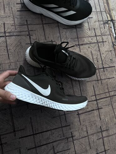 шлепки 39 размер: Эркектердин кроссовкасы, 41, Nike, Колдонулган, түсү - Кара, Акылуу жеткирүү