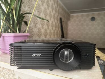 аренда игрового компьютера: Продаю домашний кинотеатр: проектор + полотно Отличный вариант для
