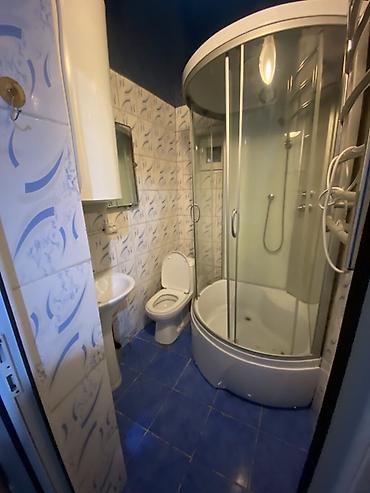 Продажа коттеджей и домов: Продаётся дом и с участком 6 соток, заезд на три машины, есть крытый — 14