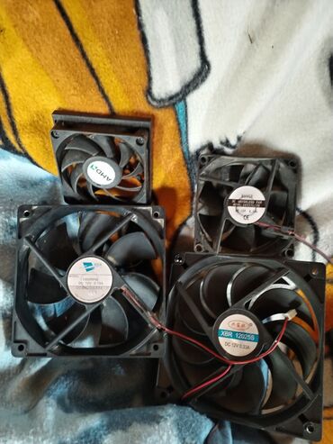 aparat za vafle na stapicu: Set od nekoliko ventilatora za računare različitih dimenzija i