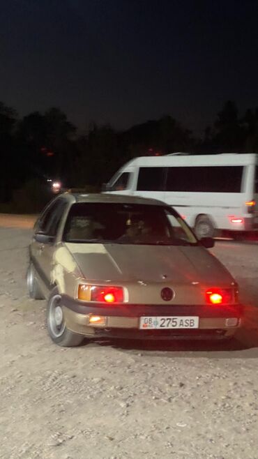 купить чехлы на гольф 4: Volkswagen Passat: 1989 г., 1.8 л, Механика, Бензин, Седан
