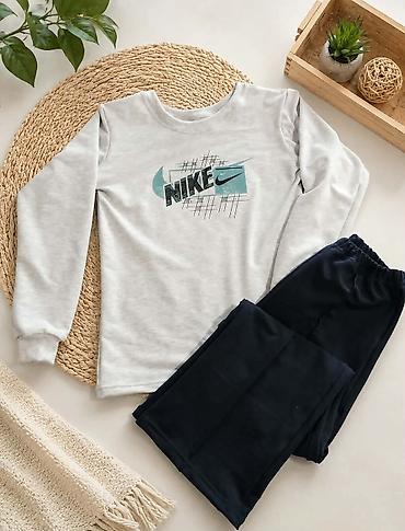 smaragdno zelena: Deč, Dečiji komplet trenerke – Nike Koplet 2500 dinara Samo donji deo — 1