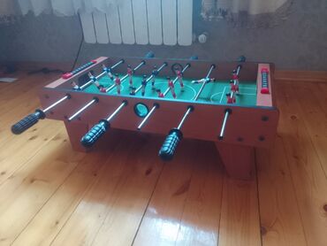 Oyuncaqlar: Futbol masasi oyunu