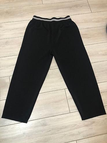 Другая женская одежда: Юбки джинсы штаны пиджаки шарфы . Размеры разные . Цена — 4