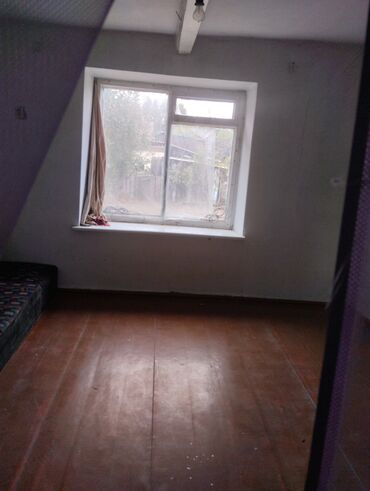 продаю дом алматинка салиева: Үй, 120 кв. м, 5 бөлмө, Эски ремонт