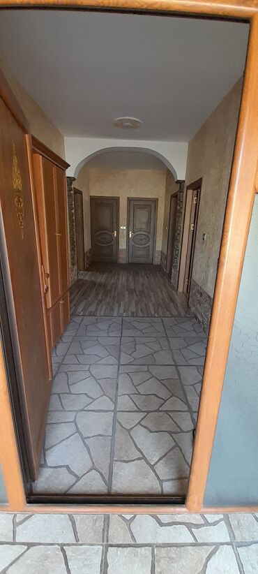 Həyət evləri və villaların satışı: Satış üçün fərdi yaşayış evi satılır.şəxsi tikili .ünvan novxanı — 29