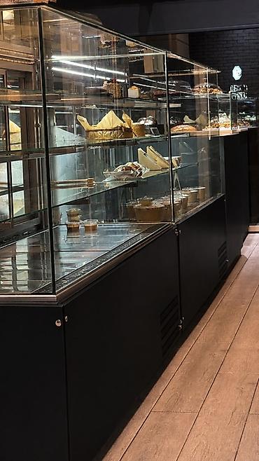 Soyuducu avadanlığı: Şüşə vitrinli soyuducu vitrin – kafe, restoran və qənnadı məkanları — 2