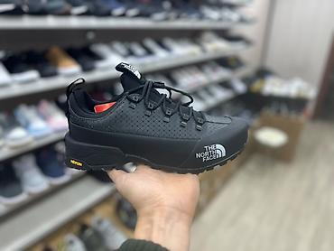зимная обувь: Кроссовки The North Face (низкий треккинговый силуэт) - Назначение — 3