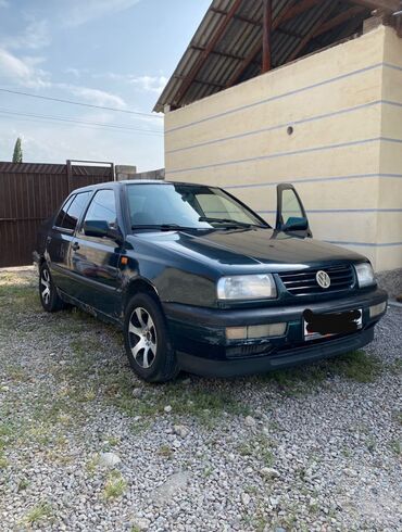 вольксваген венто: Volkswagen Vento: 1995 г., 1.8 л, Механика, Бензин, Седан