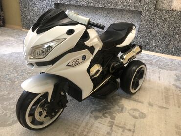 ağ uşaq krosovkaları: Uşaq üçün motosiklet . Akkumulyator yoxdur