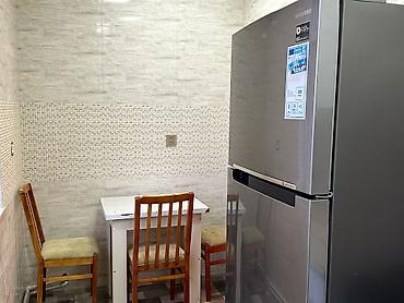 Mənzillər: Kirayə 3 otaqlı mənzil – Elmlər metrosunun yanı, BDU-nin küçəsi, 53 — 9